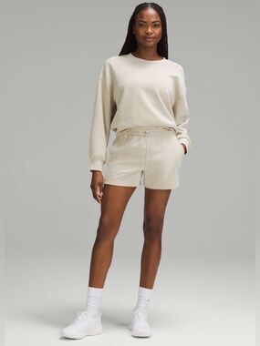 Lululemon Softstreme High-Rise Short 4"
In Mojave Tan Size 10